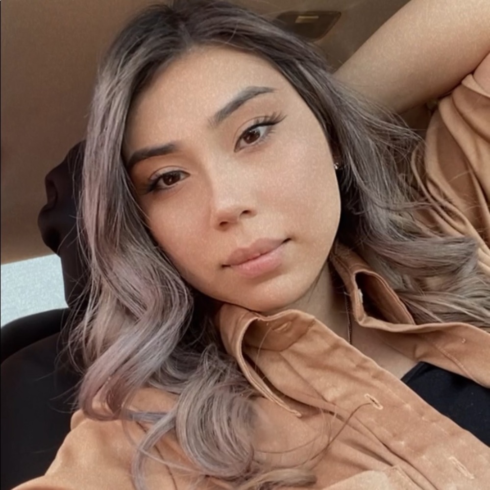 Meet your Posher, Mireya